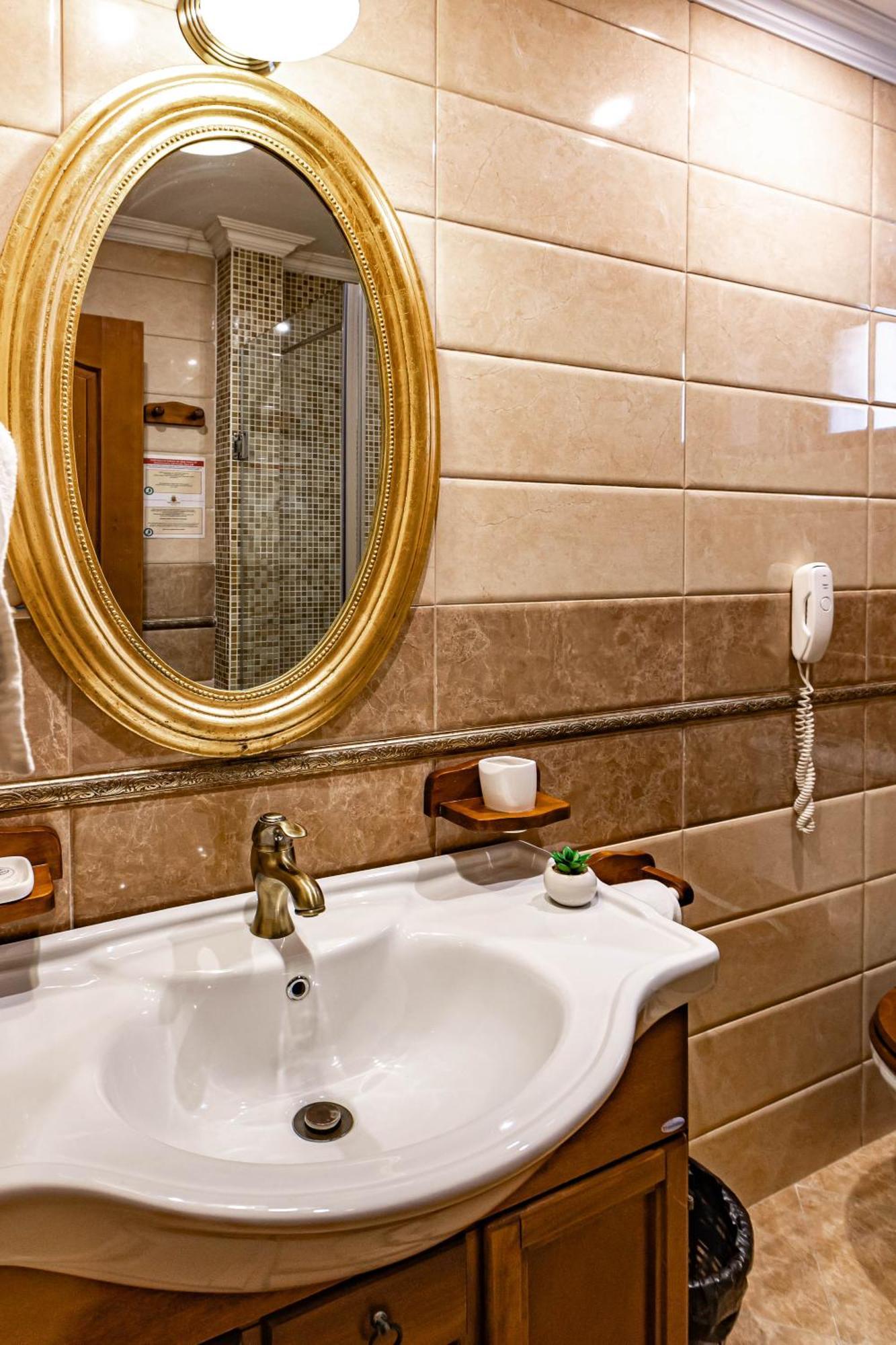 Hotel Boutique Bulevard Сигишоара Экстерьер фото